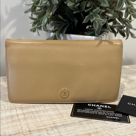 Chanel CC Logo Tan Beige Leather Bifold Wallet with COA - Picture 1 of 17